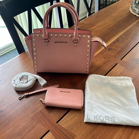 Michael Kors Handbags - Michael Kors Blush Pink Satchel with Gold Studs with wallet